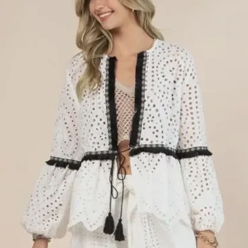 Zara Basic Women's White Floral Eyelet 100% Cotton Tie Front Tassel Blouse Sz XS